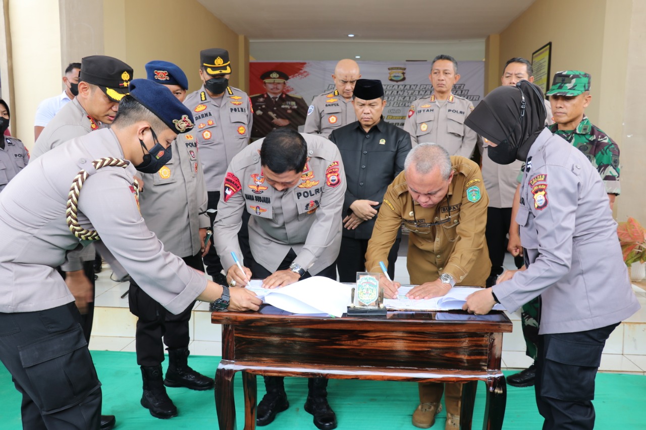 Kapolda Sulsel, Irjen Pol Nana Sudjana saat berkunjung ke Luwu Timur, Senin (13/06/2022).