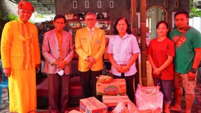 Berkunjung ke Toraja, Taufan Pawe Bantu Korban Kebakaran dan Sapa Warga Pasar Sentral Makale