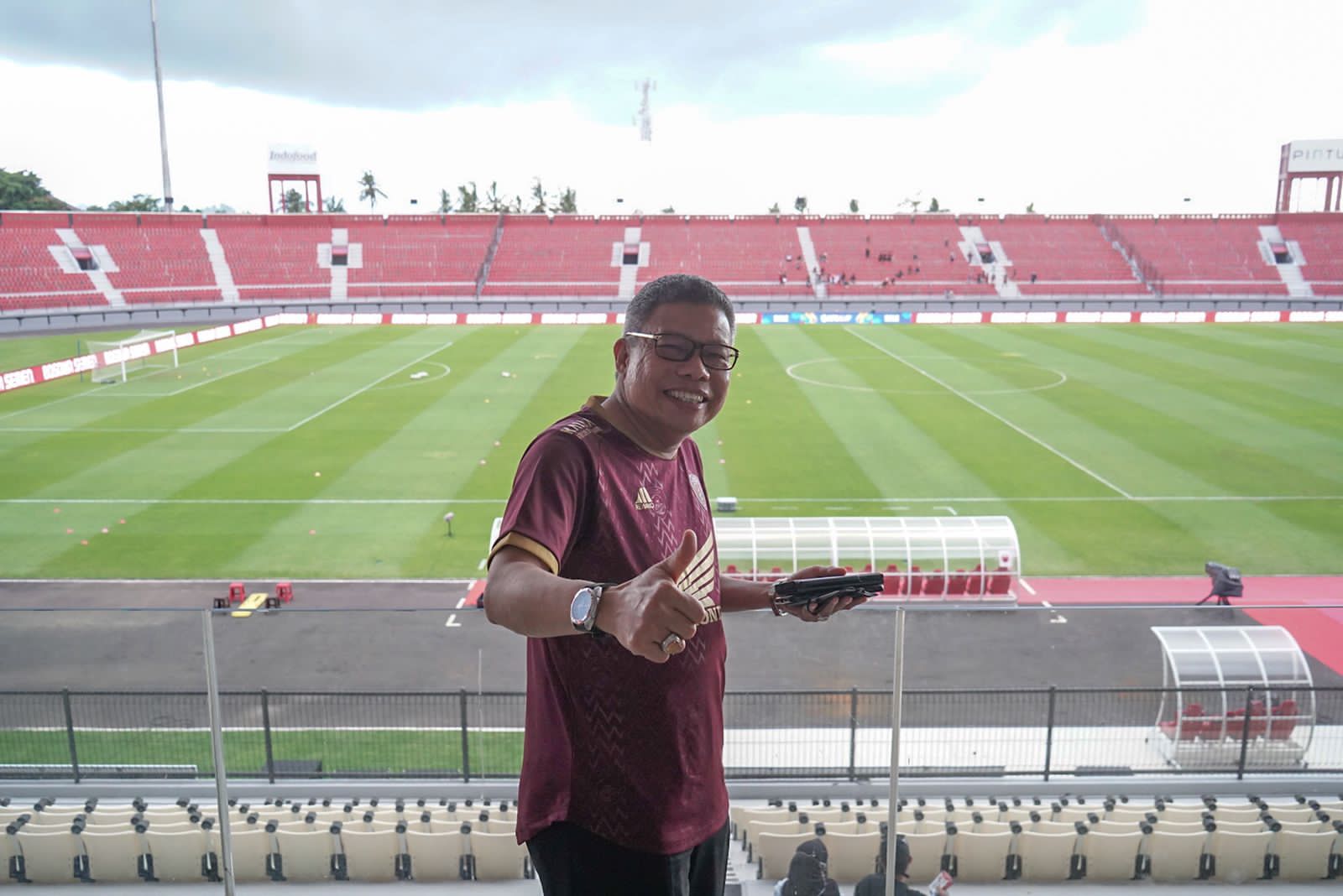 Taufan Pawe Saksikan Langsung Laga PSM Vs Kedah FC l, Manfaatkan Momen Studi Tiru Stadion Kapten I Wayan Dipta Bali