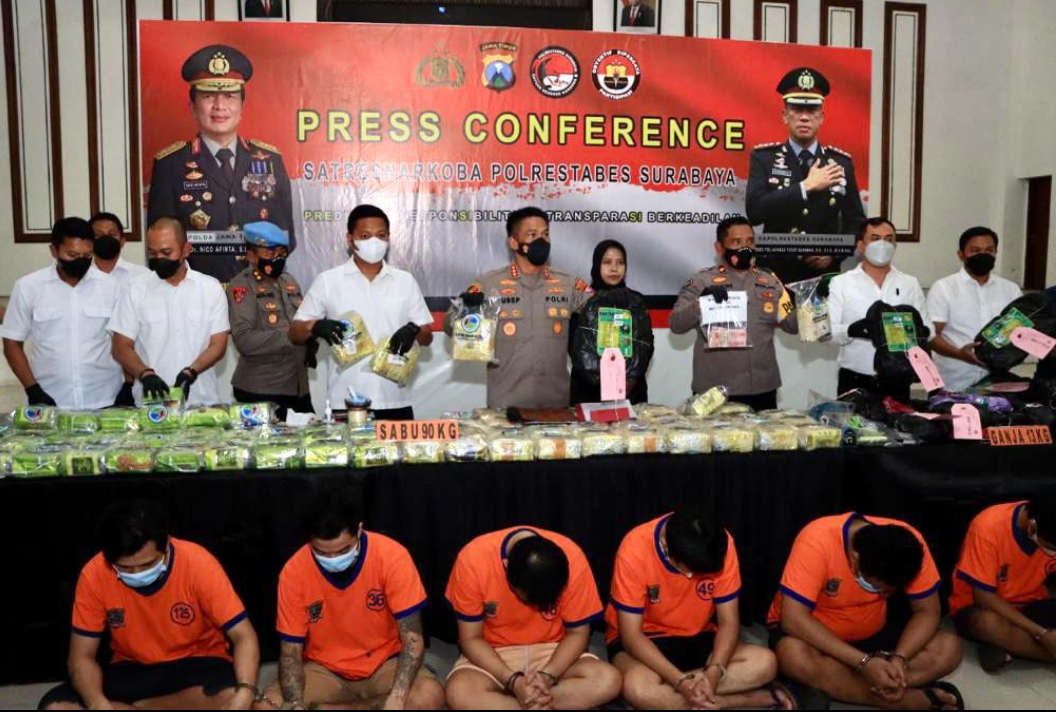 Polrestabes Surabaya Sita 90,7 Kg Sabu dan 13,6 Kg Ganja, Delapan Tersangka Ditangkap