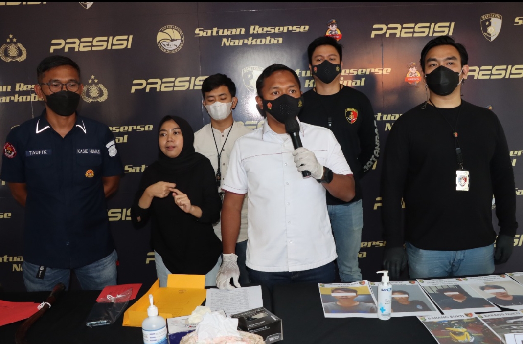 Kerap Resahkan Warga, Enam Begal Spesialis Rampas Motor Dibekuk Polres Metro JakBar
