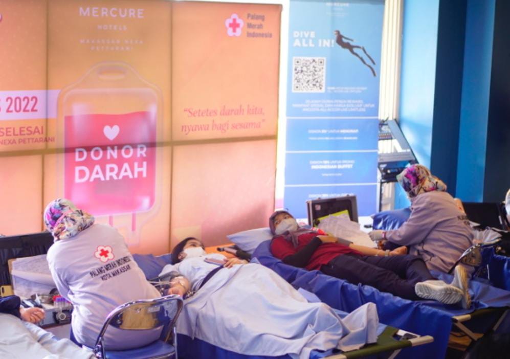 Aksi Donor Darah Mercure Hotel Makassar Berhasil Kumpulkan Puluhan Kantong