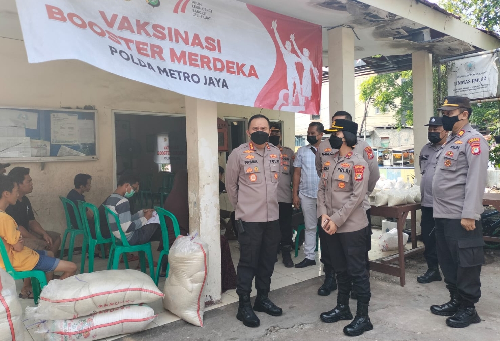 Polres JakBar Targetkan Vaksinasi Booster 32 Ribu Orang dari 13 Titik di Wilayahnya