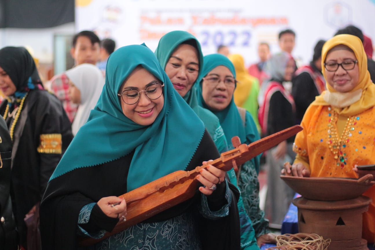 Buka Pekan Kebudayaan, Erna Rasyid Taufan Dorong Pelestarian Budaya