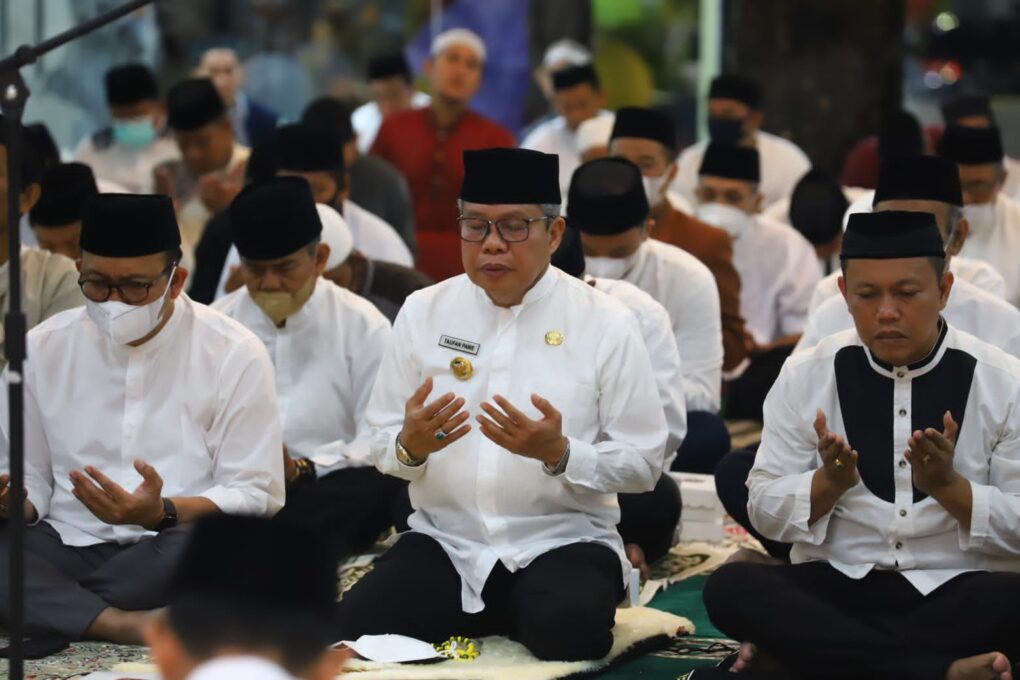 Gelar Safari Zikir di Masjid Terapung, Taufan Pawe Pesan Ini