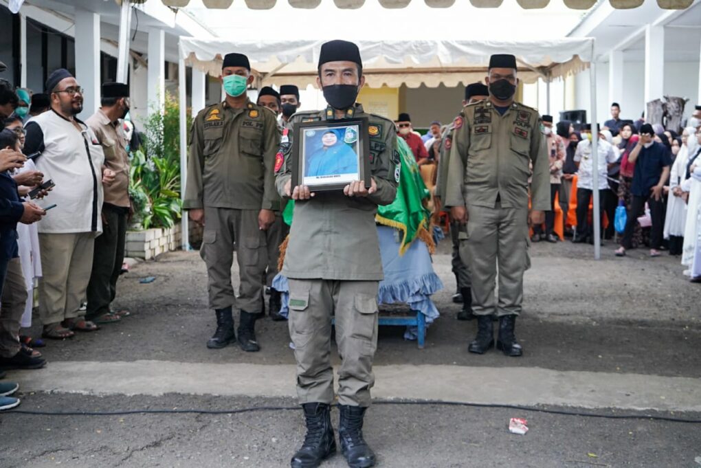 Lepas Jenazah Istri Pangerang Rahim, Taufan Pawe Sebut Djuleha Muis Sosok Hasri Ainun Parepare