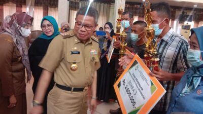 Pemkot Parepare Beri Reward Kelompok Peternak dan Pembudidaya Ikan Berprestasi