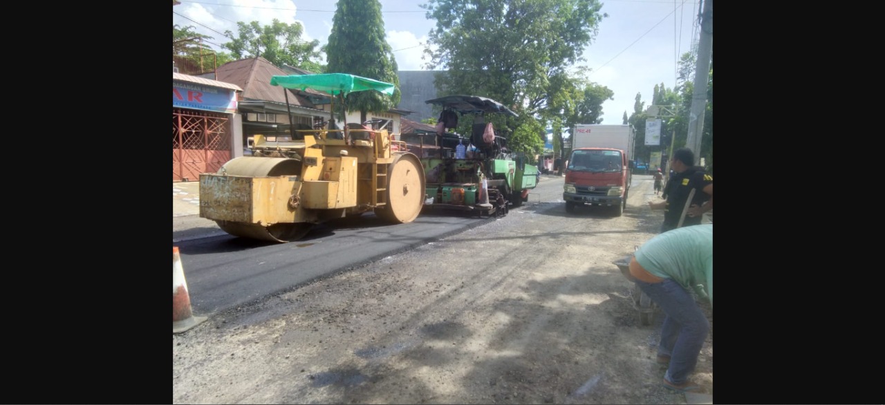 Pastikan Kenyamanan Masyarakat, Pemkot Parepare Aspal Jalan di Agussalim