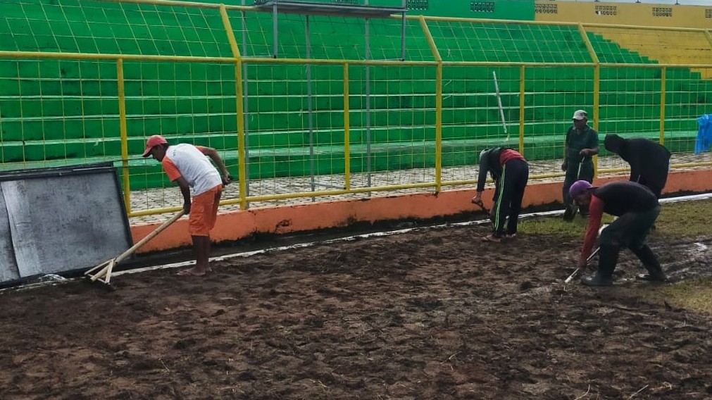 Jelang Putaran Kedua Liga 1, Pemkot Parepare Turunkan Tim DLH Bersihkan Kawasan Stadion GBH
