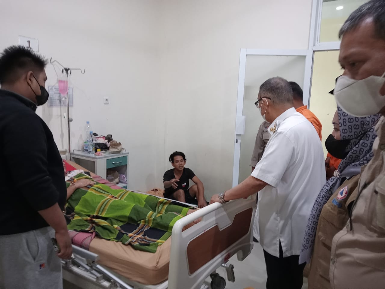 Wawali dan Sekda Parepare Pantau Kondisi Korban Bencana Tanah Longsor di RSUD Andi Makkasau Parepare