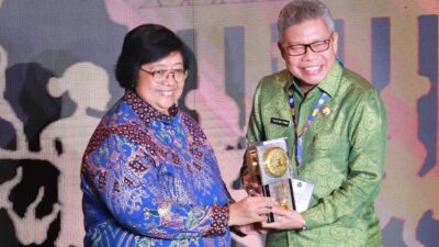 Wali Kota Parepare Taufan Pawe Terima Piala Adipura 2022