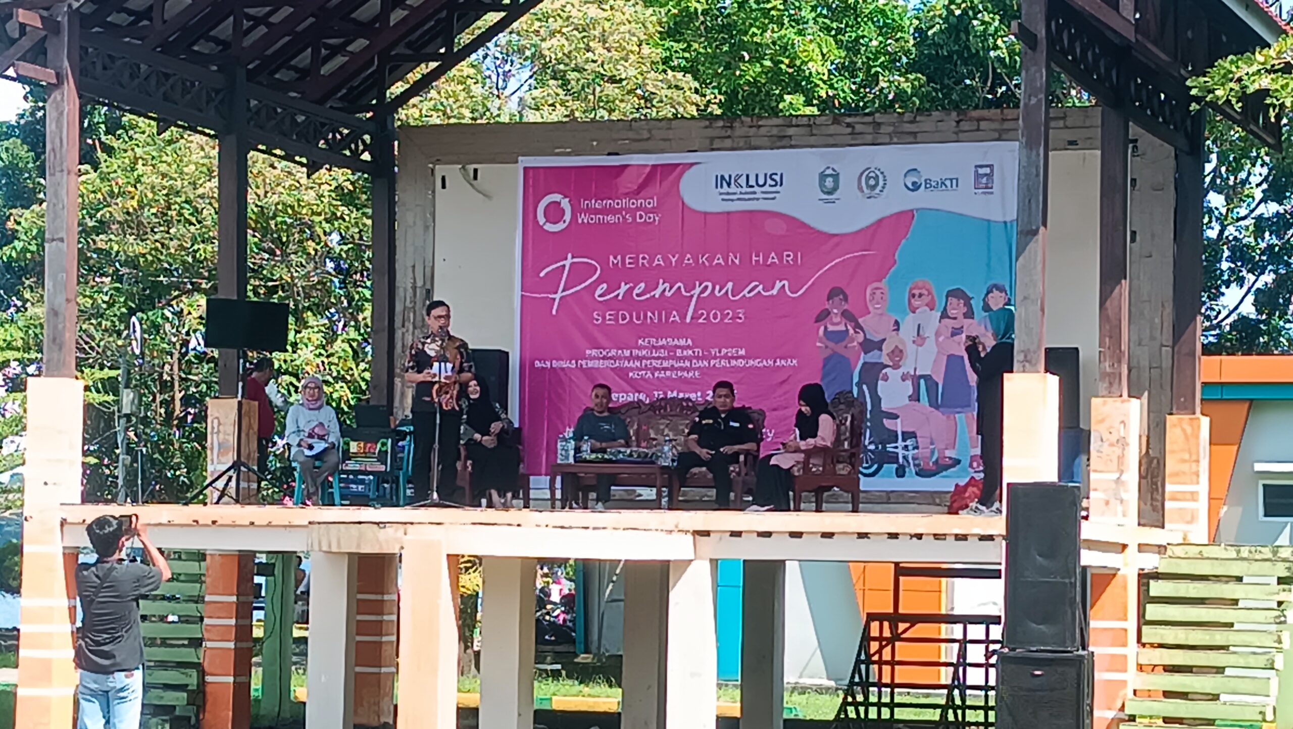 Kerja Sama Program Inklusi - BaKTI - YLP2EM Rayakan Hari Perempuan Internasional di Kota Parepare