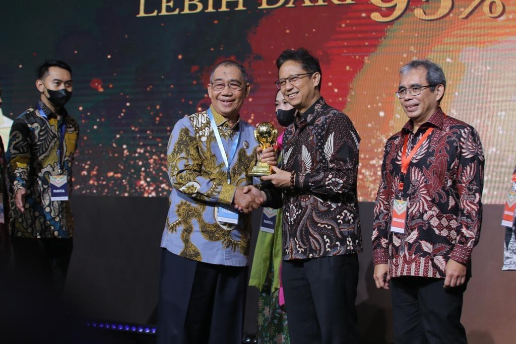 Wawali Pangerang Rahim Hadiri Penerimaan Penghargaan UHC dari Pemerintah Pusat, Komitmen Dukung Program JKN