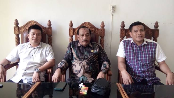Ketua Komisi 1 DPRD Muna : Pemda Segera Lantik Empat Kedes Terpilih 2022
