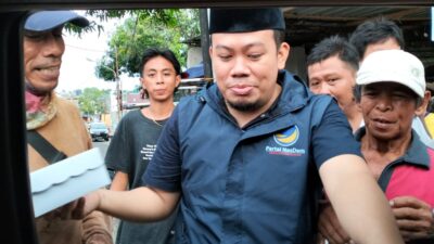 Abdul Ahad Syahrir Keliling Parepare Bagikan Nasi Kotak, Sasar Tukang Becak dan Jukir