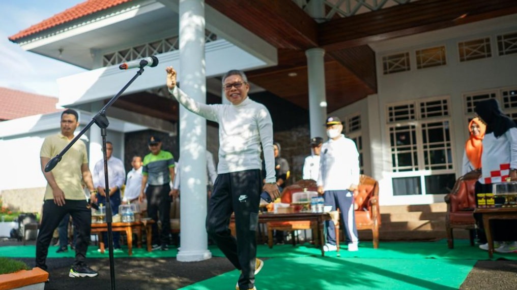 Wali Kota Parepare Taufan Pawe Lepas Peserta Jalan Sehat Milad UMPAR ke-24 Tahun
