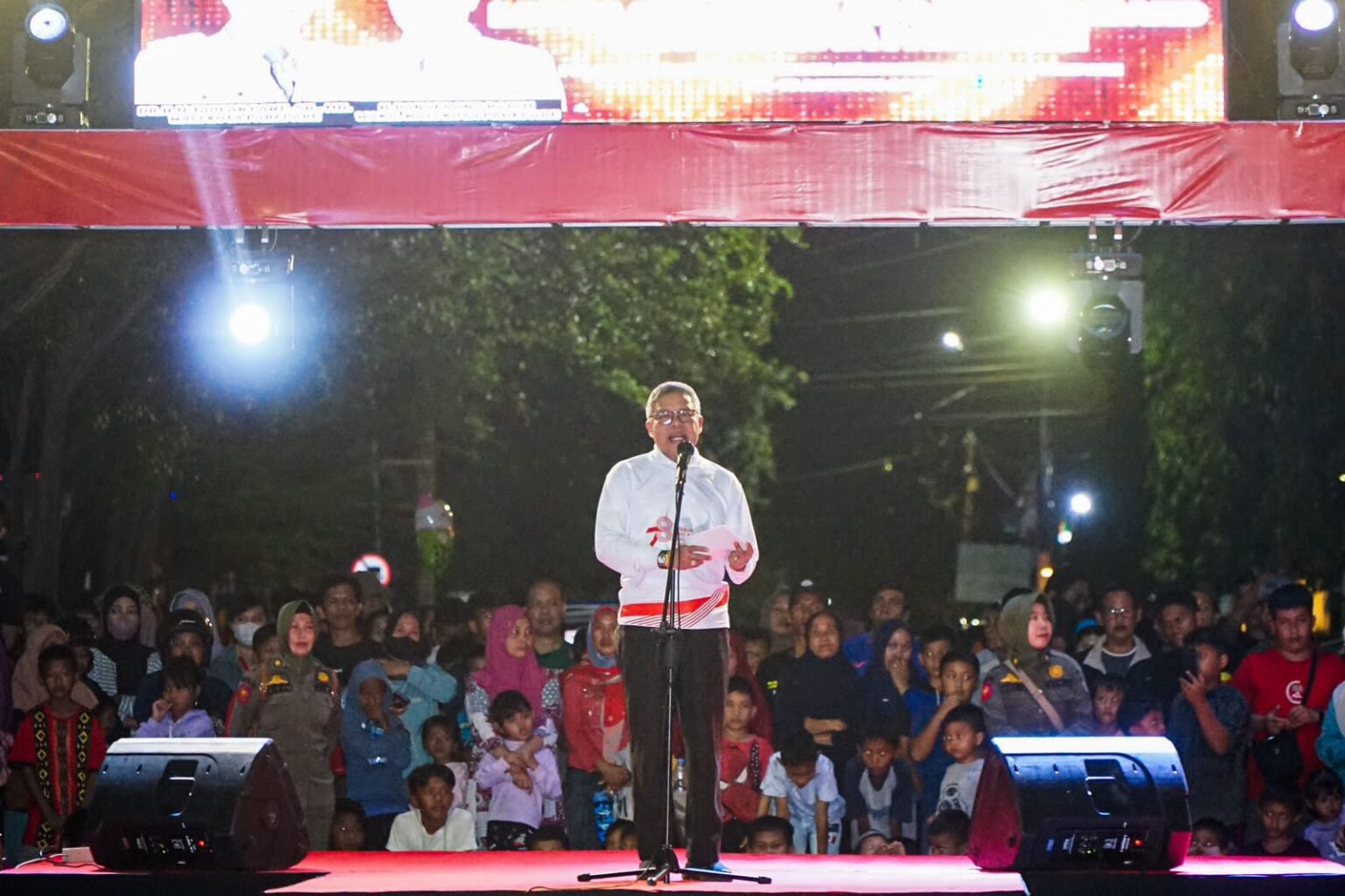 Taufan Pawe Lepas Peserta Gerak Jalan Umum Tingkat Kota Parepare