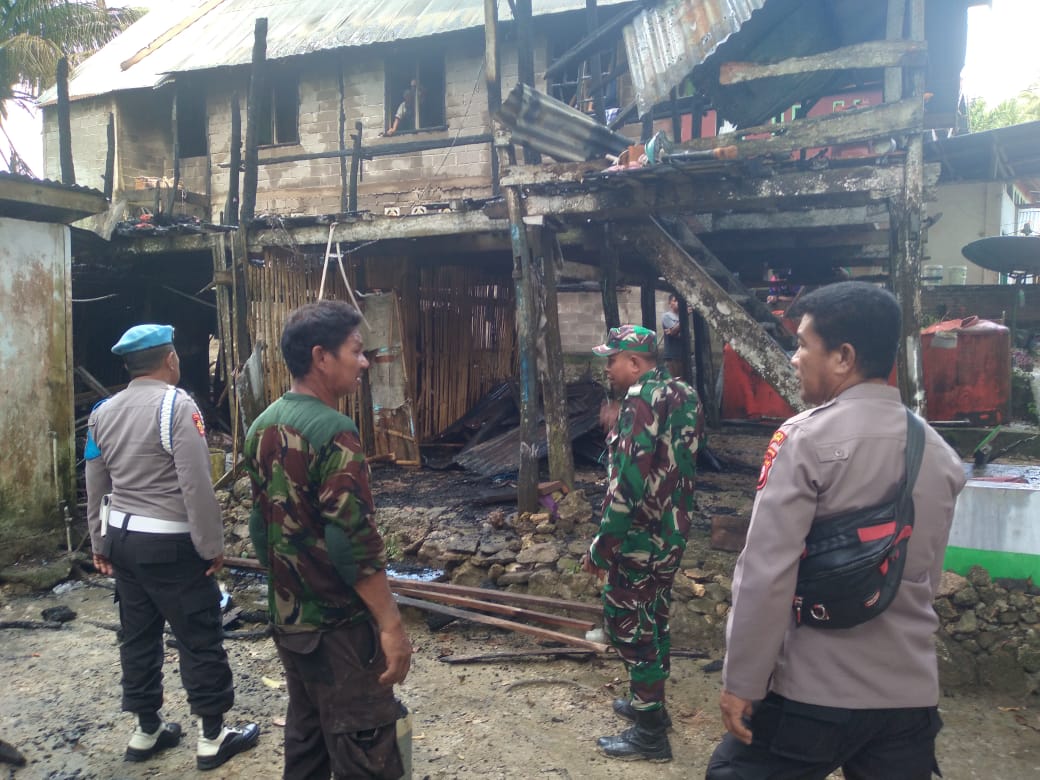 Dua Unit Rumah Kebakaran di Rakrak Bontomatene, Kerugian Ditaksir Ratusan Juta Rupiah 