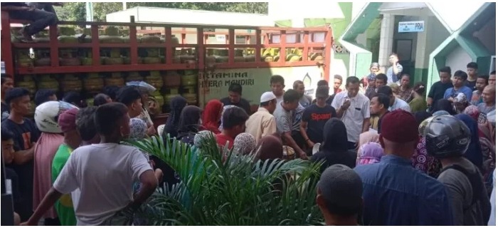 Kadis Perdagangan Parepare Turun Pantau Operasi Pasar Dampak Kelangkaan Elpiji 3 Kilogram