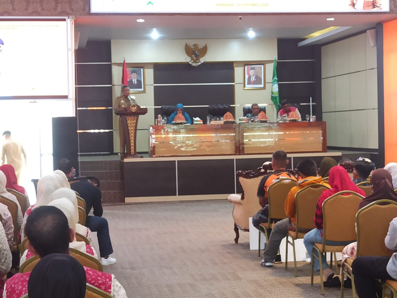 Wali Kota Parepare Taufan Pawe Serahkan Hadiah kepada Kelompok Ternak dan Budidaya Perikanan Berprestasi Tahun 2023