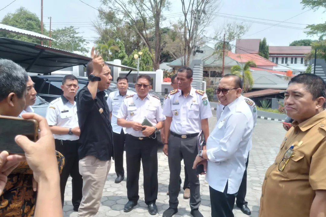 Kepala Bappeda Parepare Hadiri Sertijab dan Dampingi Pj Wali Kota ke DPRD