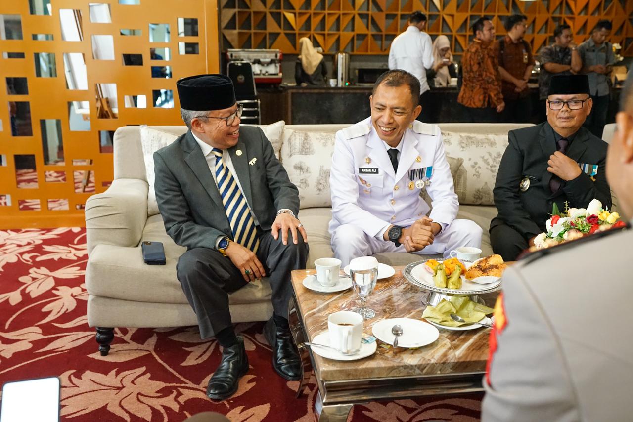 Hadiri Pelantikan PJ Wali Kota Parepare Ali Akbar, Taufan Pawe : Beliau Birokrat Tulen