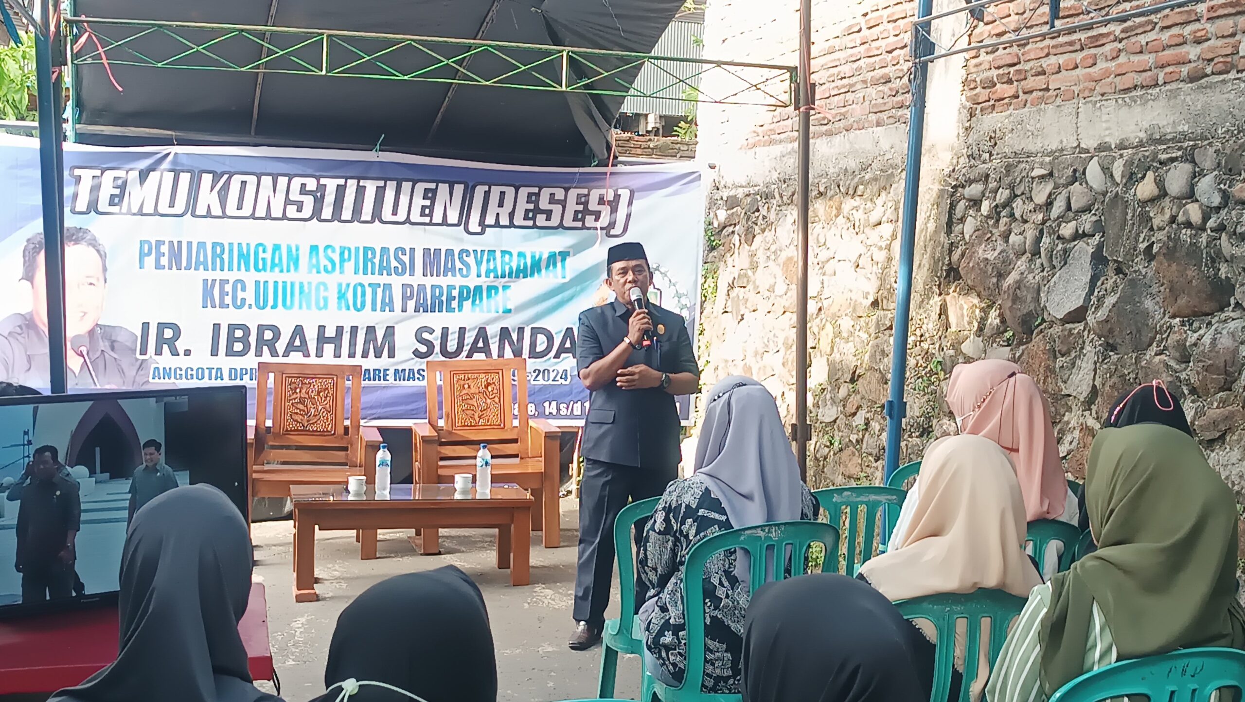 Temu Konstituen, Ketua Komisi III DPRD Parepare Ibrahim Suanda Paparkan Hasil Realisasi Aspirasi Warga Ujung