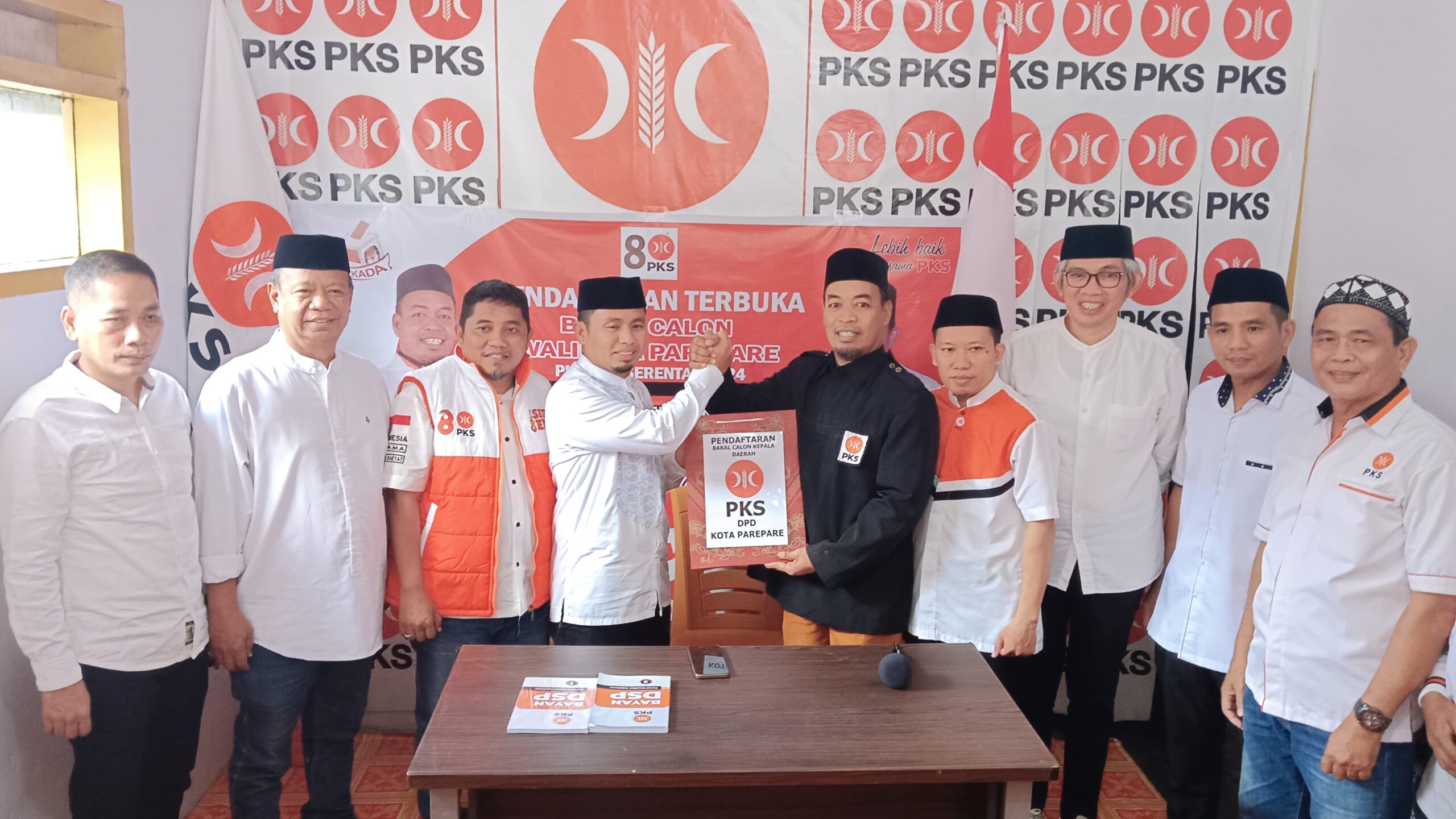 Kembalikan Formulir di PKS, Langkah Awal Tasming Hamid Menuju Pilkada Parepare
