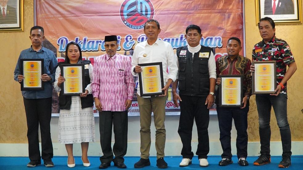 Pj Wali Kota Akbar Ali Terima Penghargaan dari FMB