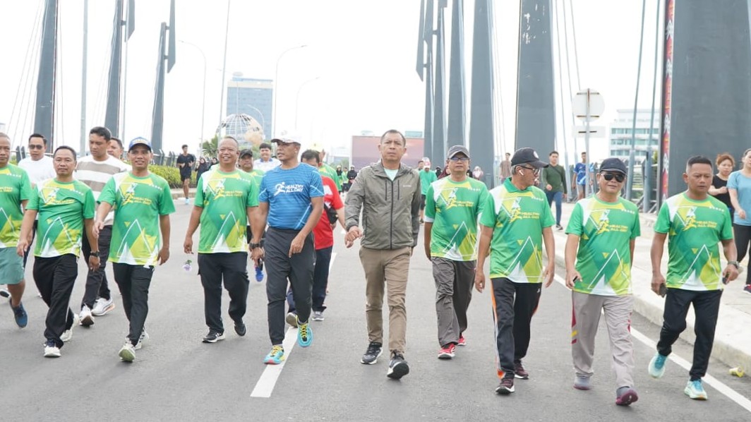 Pj Wali Kota Akbar Ali Apresiasi Komunitas Olahraga Jogging Healthy All Day Parepare