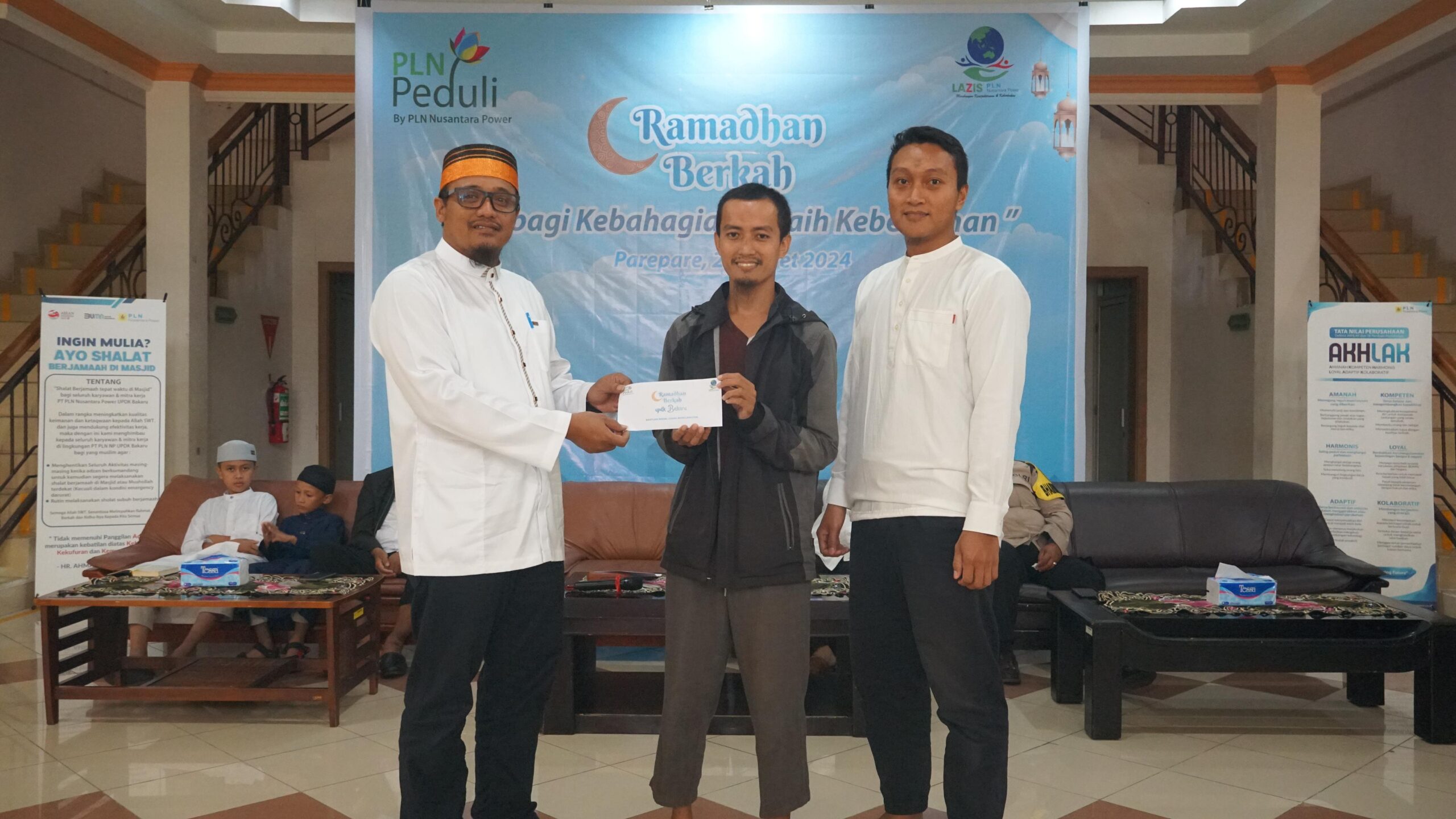 PLN Nusantara Power UP Bakaru Berbagi Kebahagiaan Ramadan, Salurkan Bantuan untuk Masyarakat Parepare