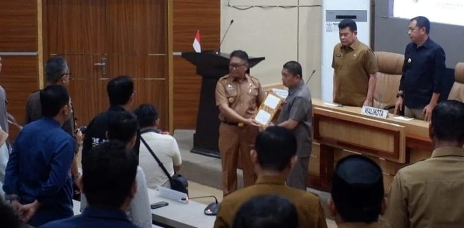 Musrenbang RKPD: Ketua DPRD Parepare Serahkan Pokir kepada Kepala Bappeda