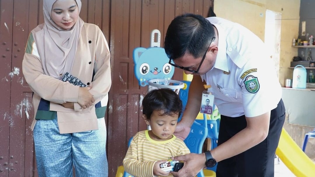 Kadis DPPKB Parepare Tinjau Pelayanan Posyandu dan Berikan Bantuan untuk Cegah Stunting