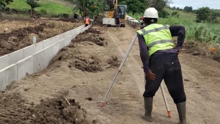 Respons Cepat, Pemkot Parepare Tindak Lanjuti Keluhan Warga Soal Jalan Rusak Lewat Media Sosial