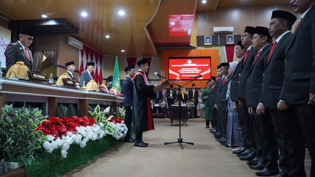25 Anggota DPRD Kota Parepare Periode 2024-2029 Resmi Dilantik