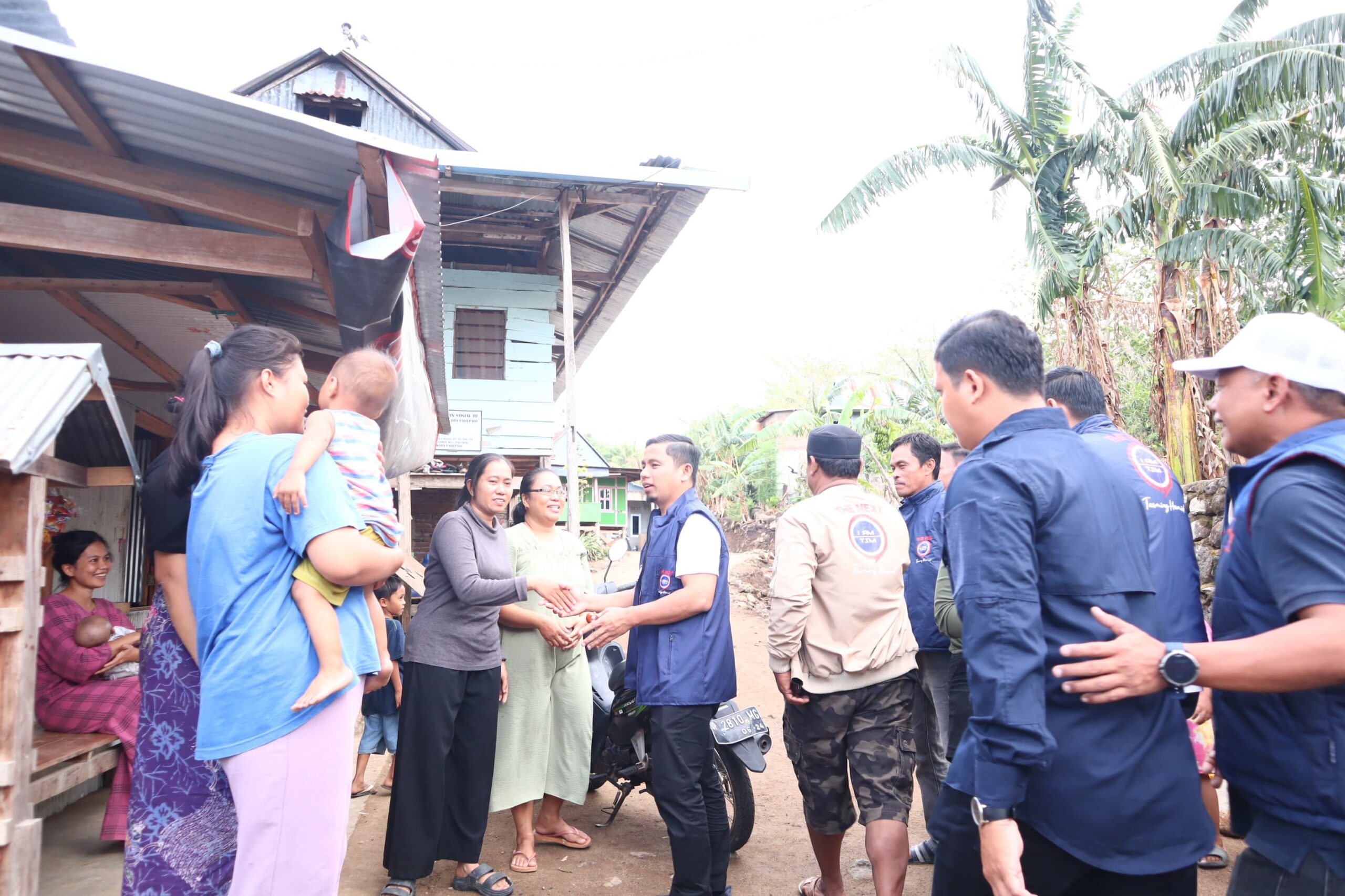 Tasming-Hermanto Sapa Warga Lemoe, Blusukan Demi Aspirasi dan Pemerataan Pembangunan