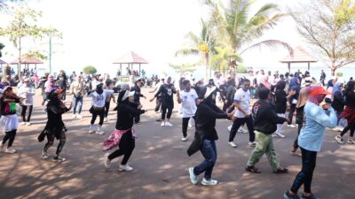 Senam Pagi Bersama Warga, TSM-MO Galang Dukungan dan Serap Aspirasi di Taman Mattirotasi