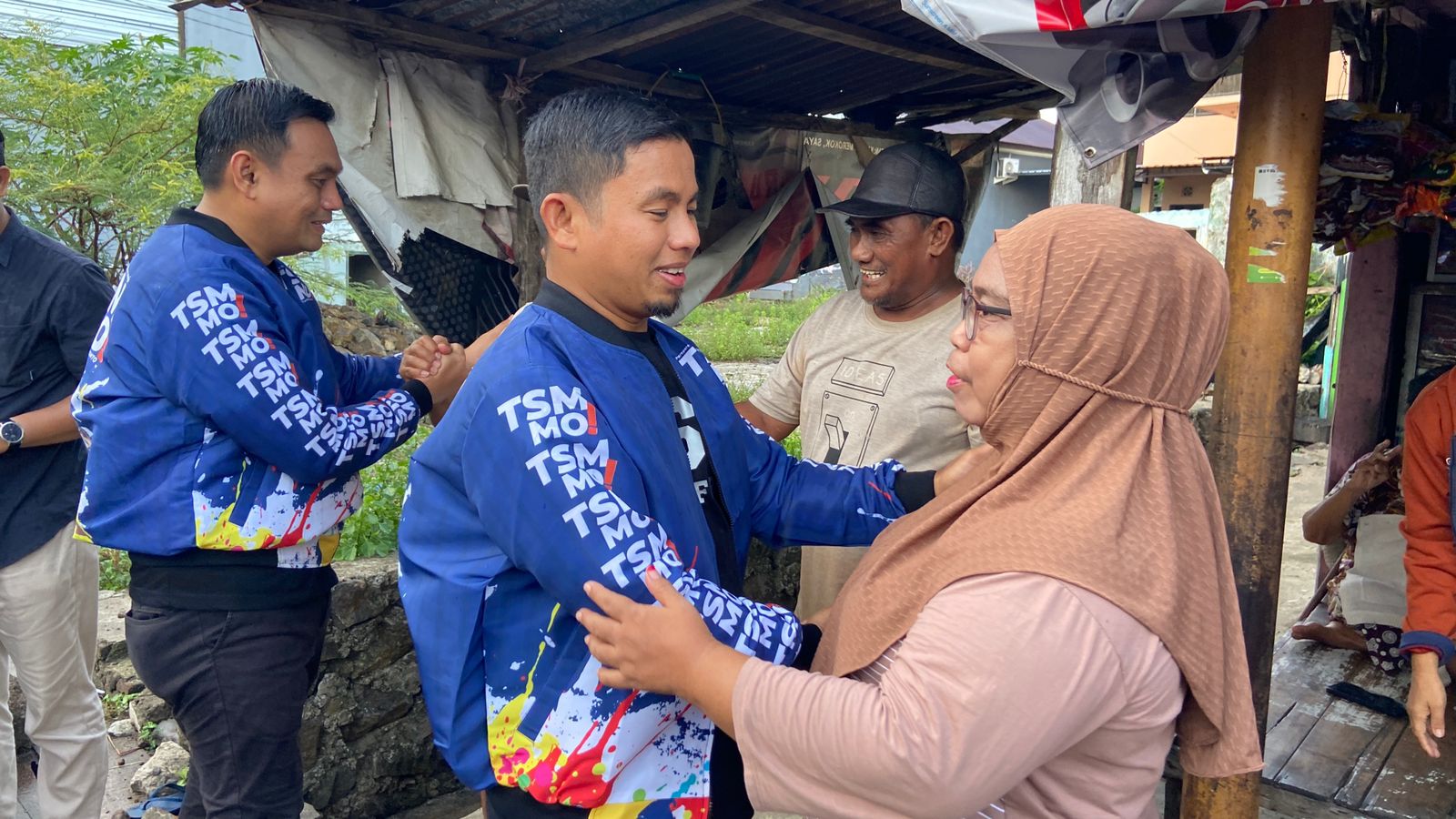 Dikenal Sederhana dan Peduli, Tasming-Hermanto Disambut Hangat Warga Lapadde