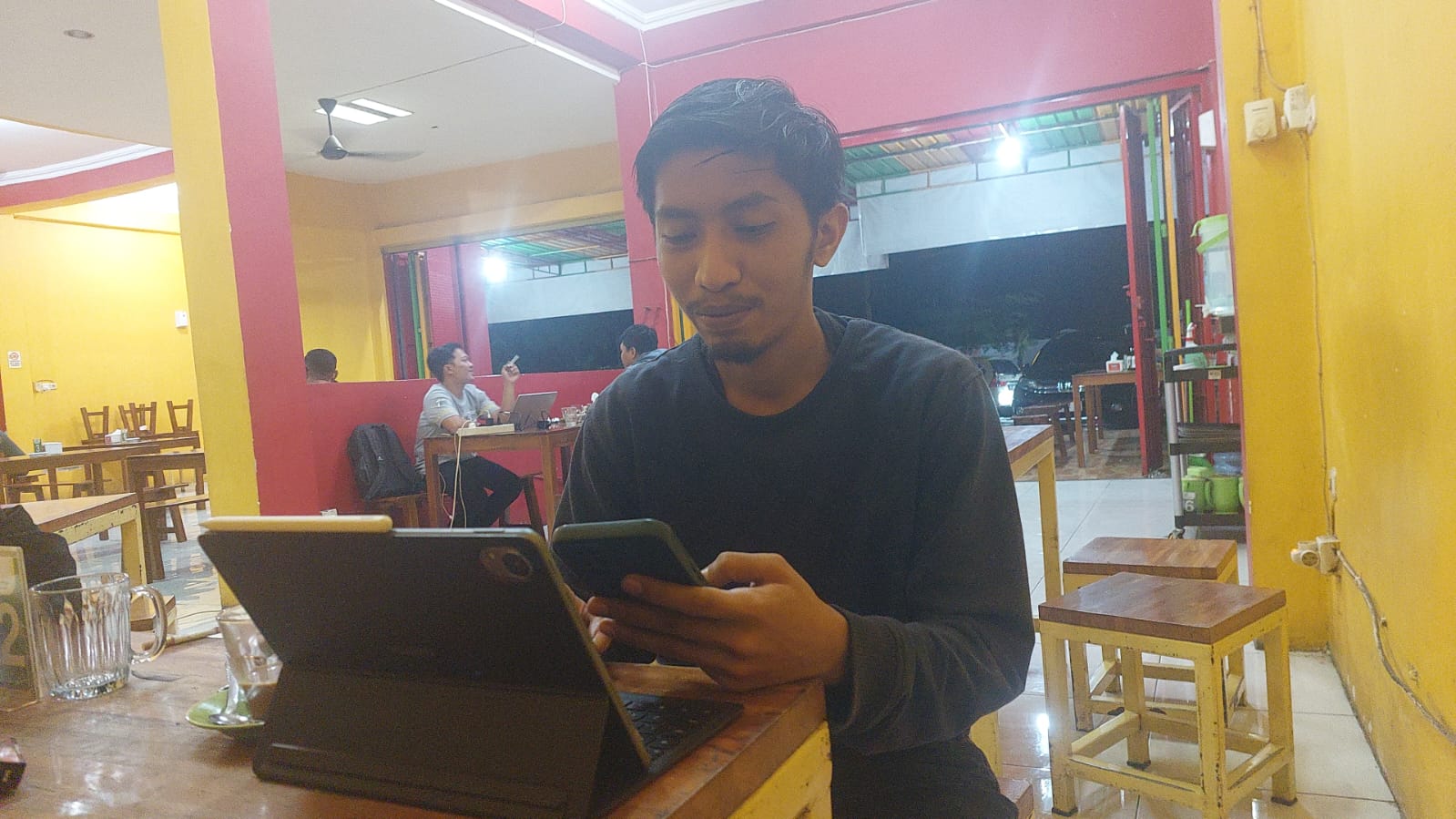 Alumni Ponpes DDI Mangkoso Serukan Kaum Muda Menangkan Andi Ina-Abustan di Pilkada Barru