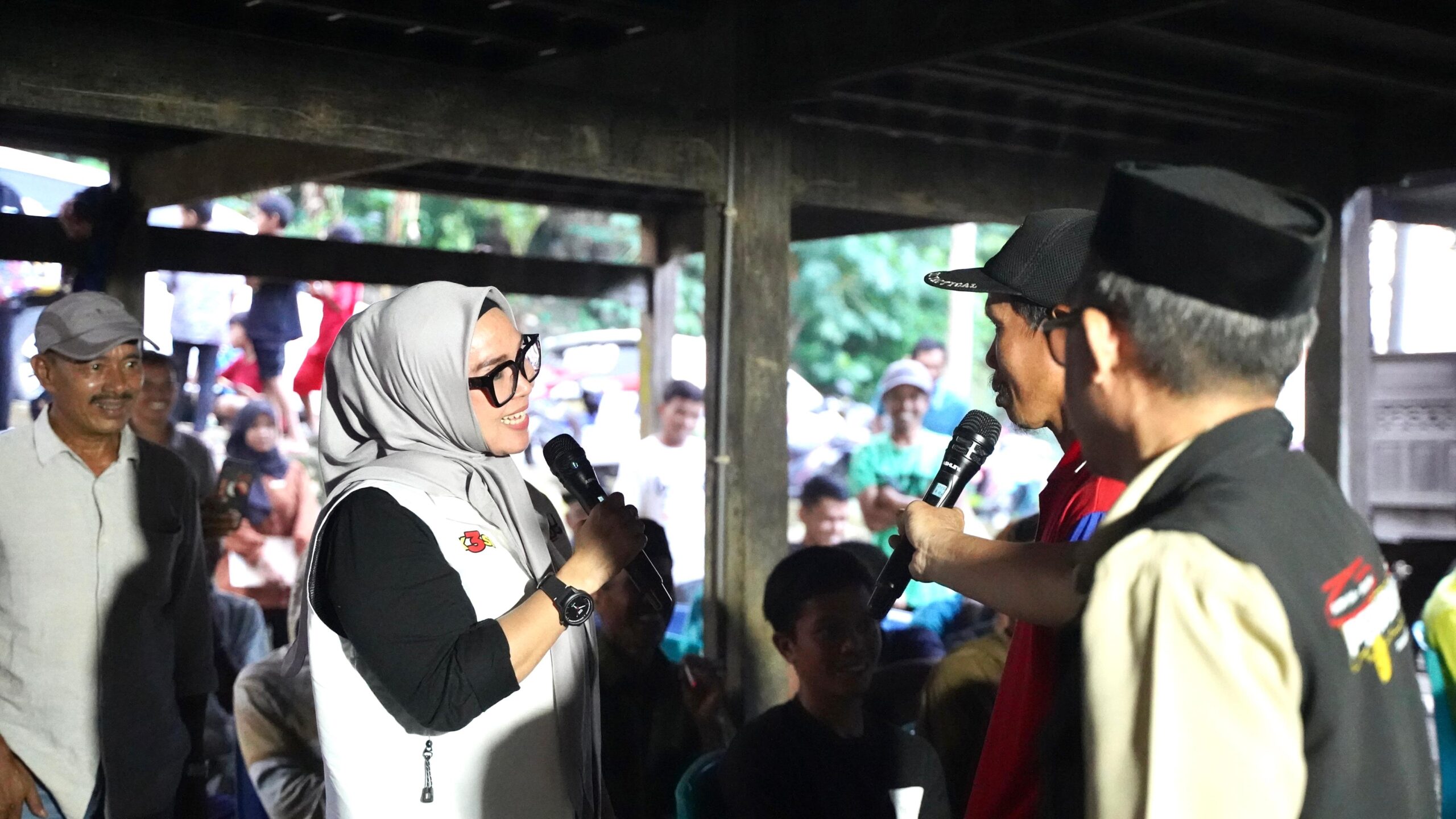 Andi Ina Kartika Sari Kunjungi Dusun Tille, Komitmen Bangun Infrastruktur dan Kesejahteraan Warga