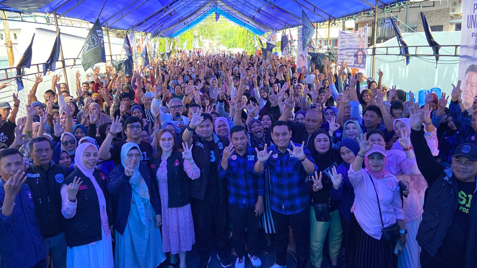 Diguyur Hujan, Warga Parepare Tetap Antusias Hadiri Kampanye Tasming-Hermanto