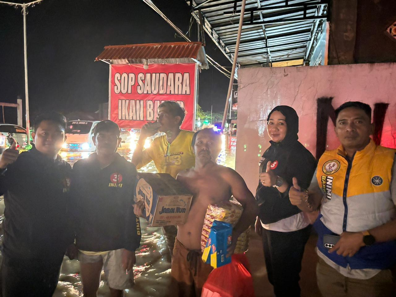 Andi Ina Kartika Sari Kerahkan Relawan Tangani Dampak Banjir di Barru