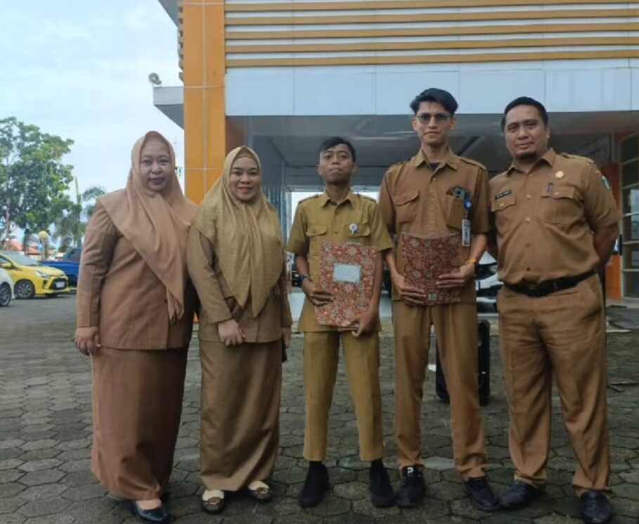 Dorong Transformasi Digital, Direktur RSUD Andi Makkasau Beri Penghargaan atas Inovasi Sistem Barcode