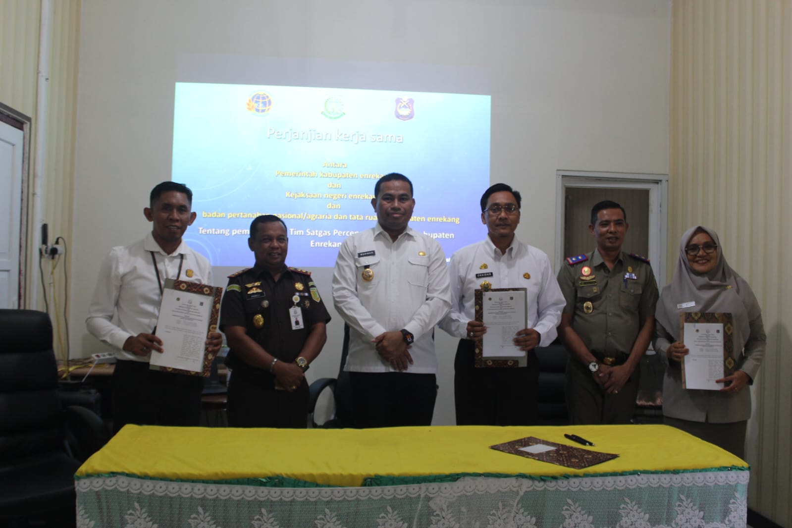 Tingkatkan Investasi, Pemkab Enrekang Tandatangani MoU Bersama Kejari dan BPN