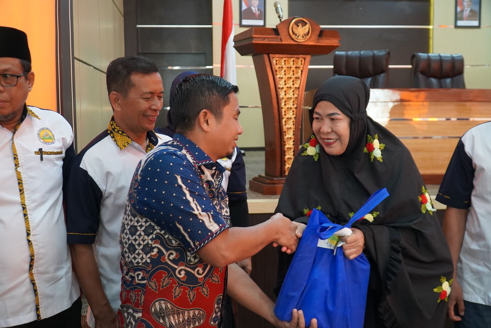 Wali Kota Parepare Apresiasi Wujud Solidaritas IKKB Sibolata, Bagikan Sembako Hasil Swadaya Pengurus