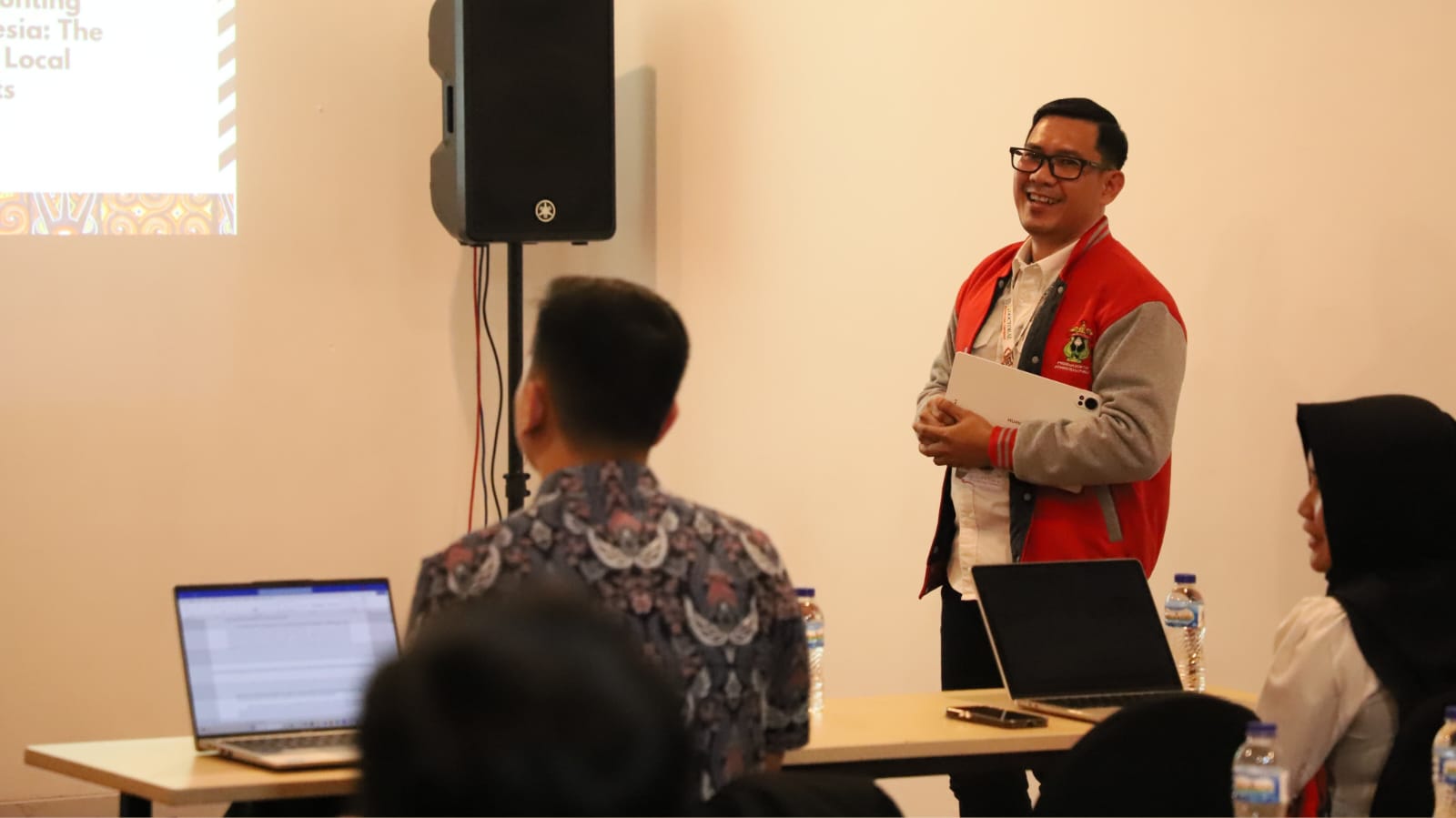 Prestasi Membanggakan, Amarun Agung Hamka Wakili Parepare Presentasikan Jurnal di Konferensi Internasional Unhas