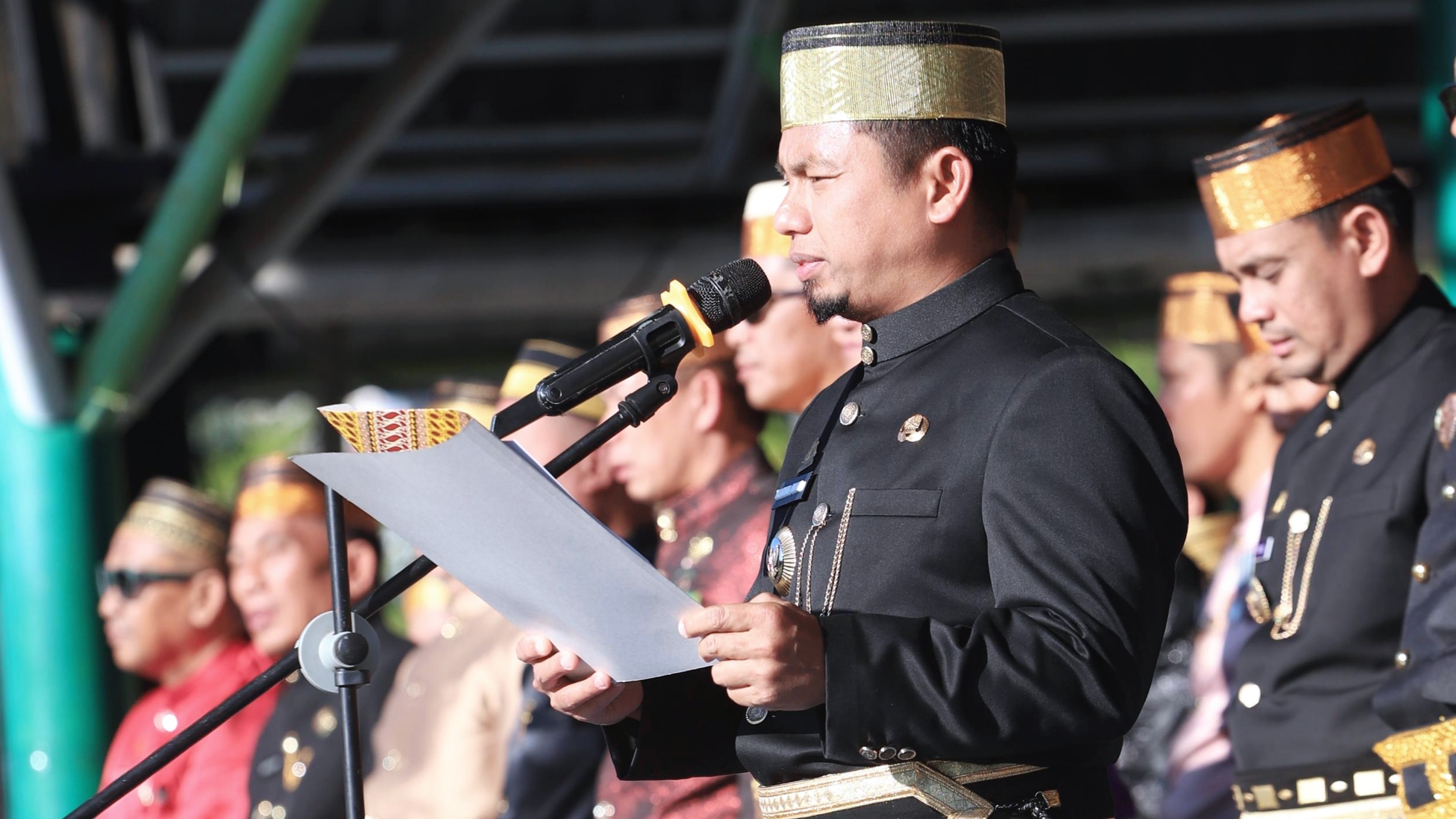 Pimpin Upacara Hardiknas, Tasming Hamid Ajak Semua Elemen Bersinergi Mewujudkan Pendidikan Bermutu