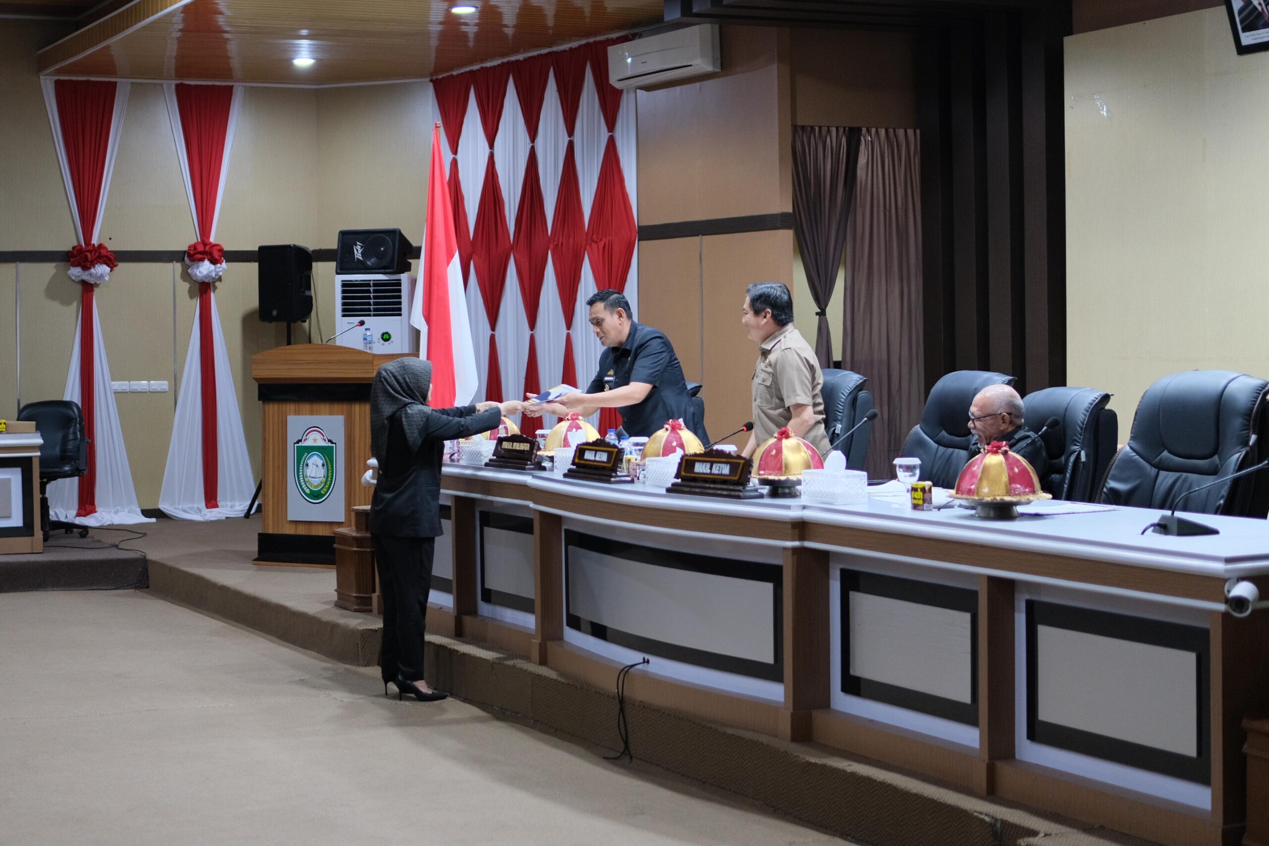 Wawali Hermanto Hadiri Rapat Paripurna DPRD Parepare Bahas Pandangan Umum Fraksi terhadap Ranperda RPJMD 2025-2029