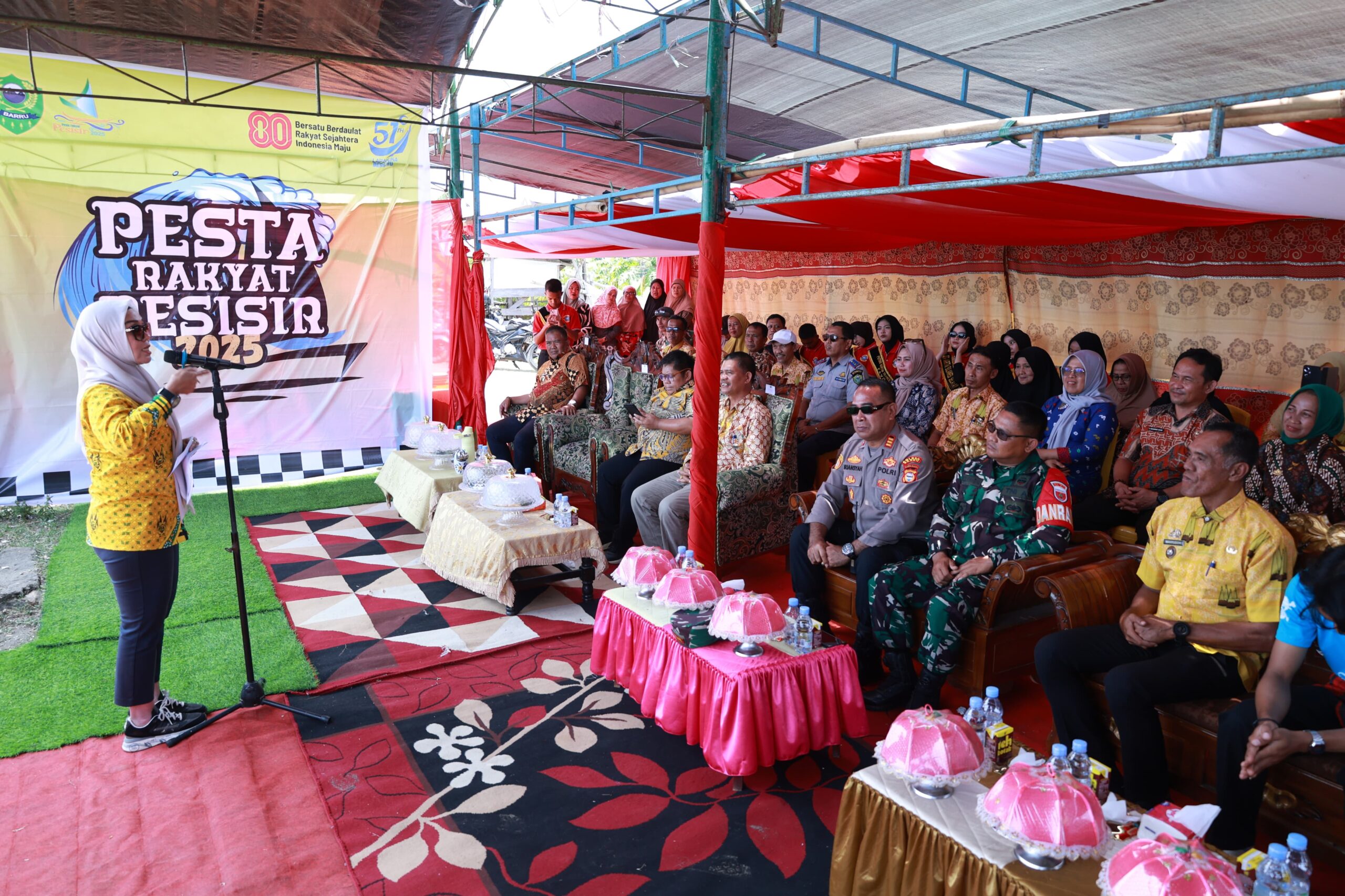 Bupati Barru Buka Pesta Rakyat Pesisir, Dorong Pelestarian Budaya dan Ekonomi Lokal