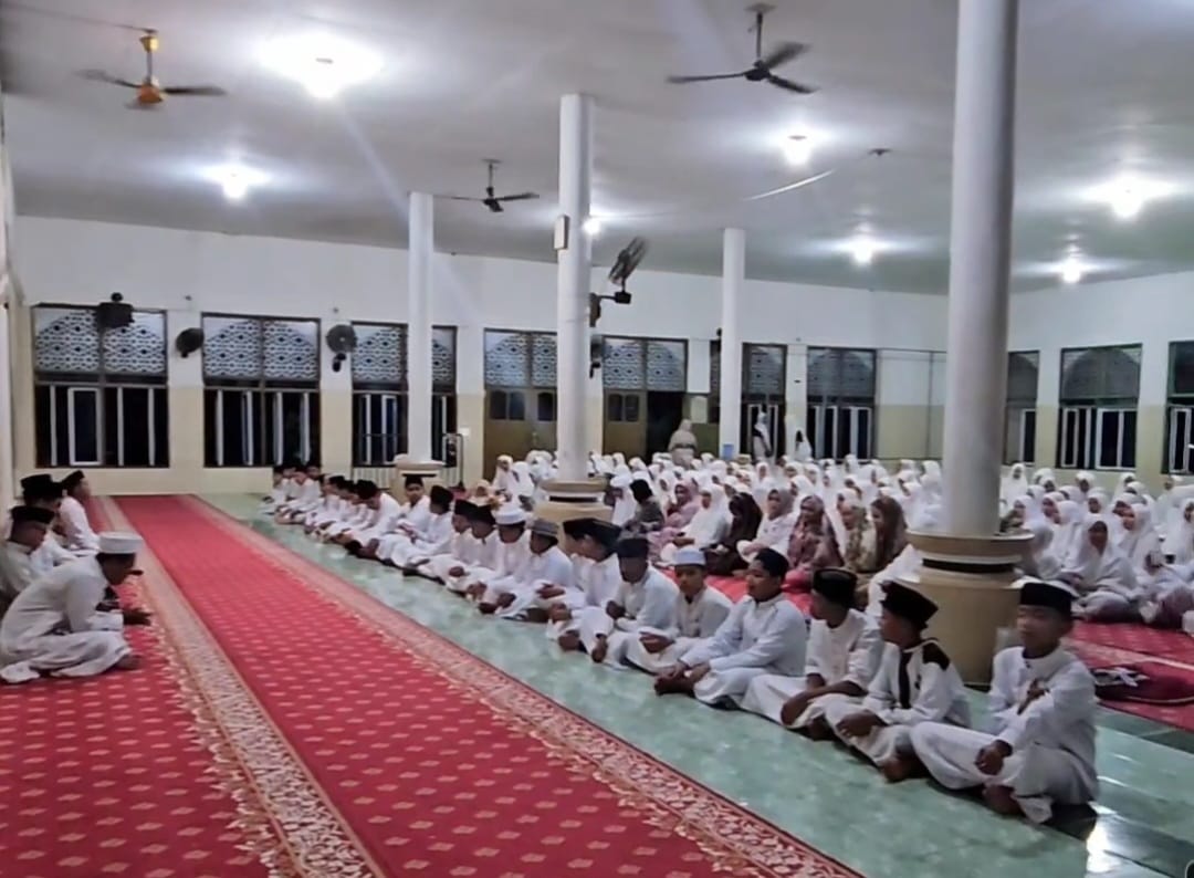 BJ Habibie dalam Kenangan: Doa dan Puisi di Pondok Pesantren DDI Ujung Lare